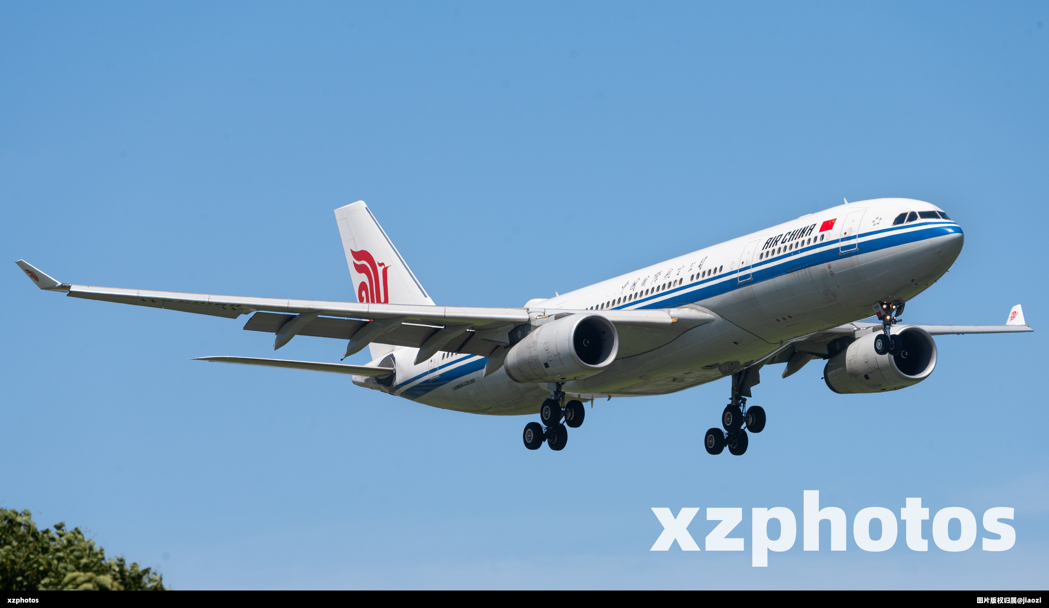 国航330降落WNZ