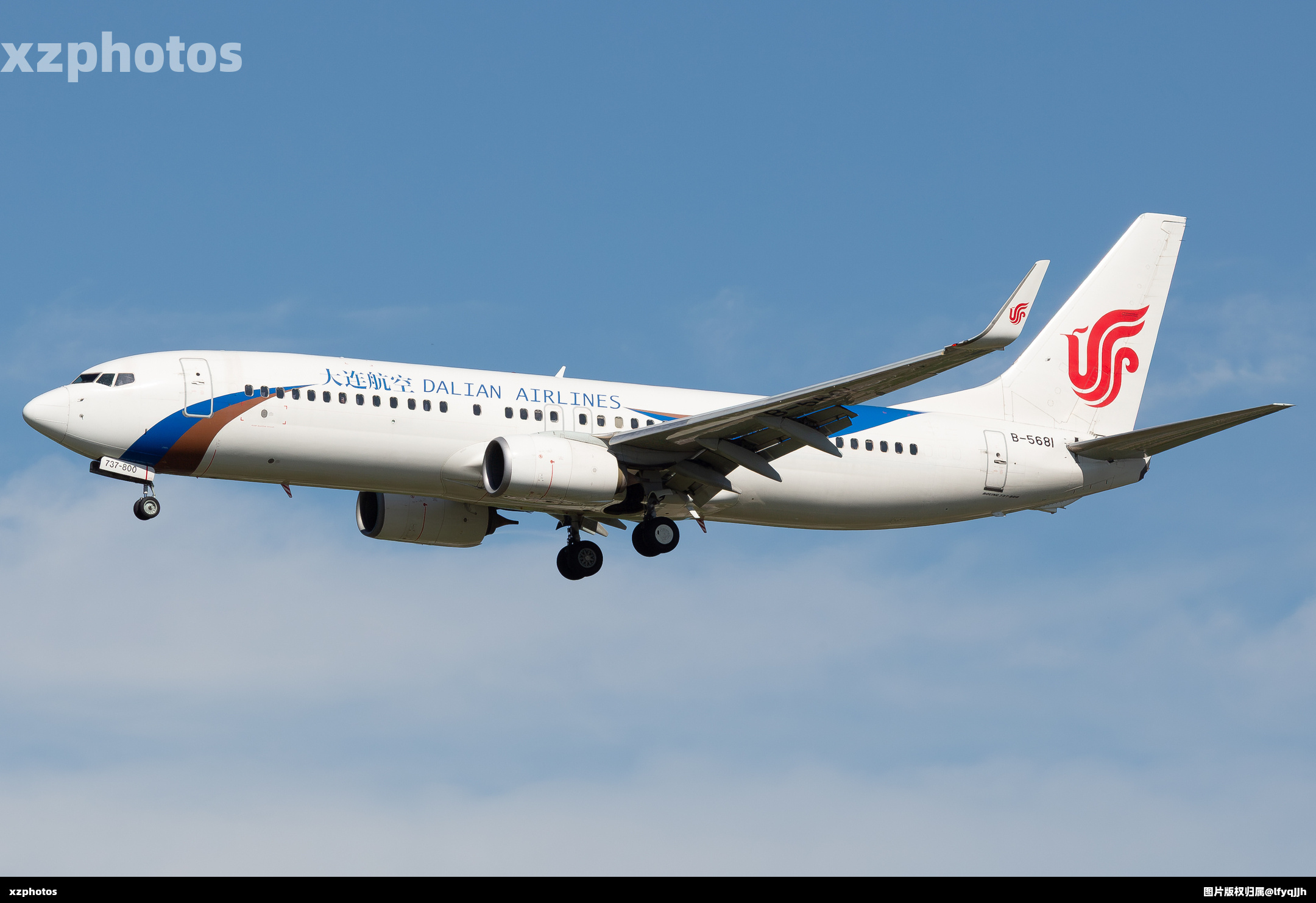Boeing 737-89L