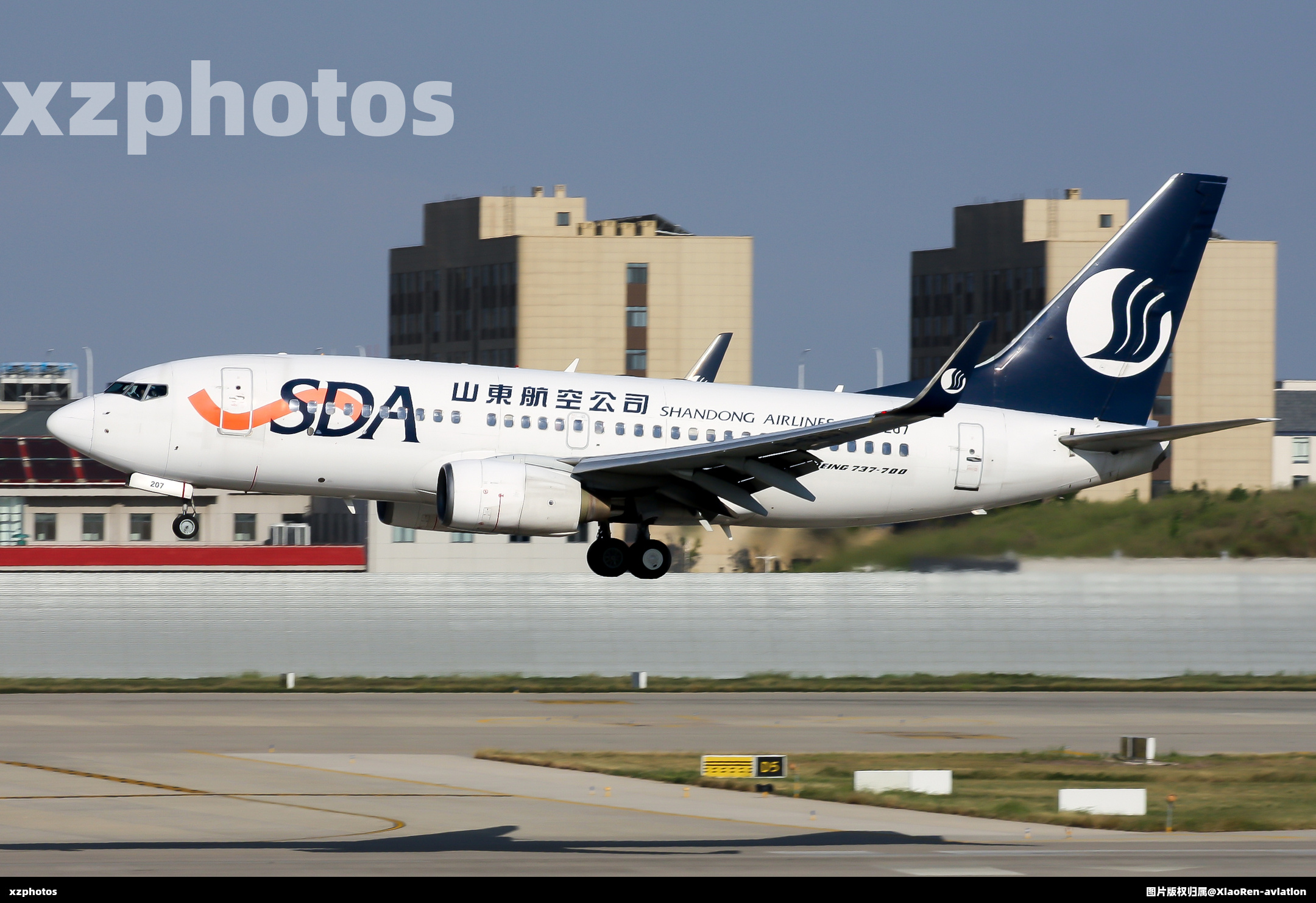 737-700