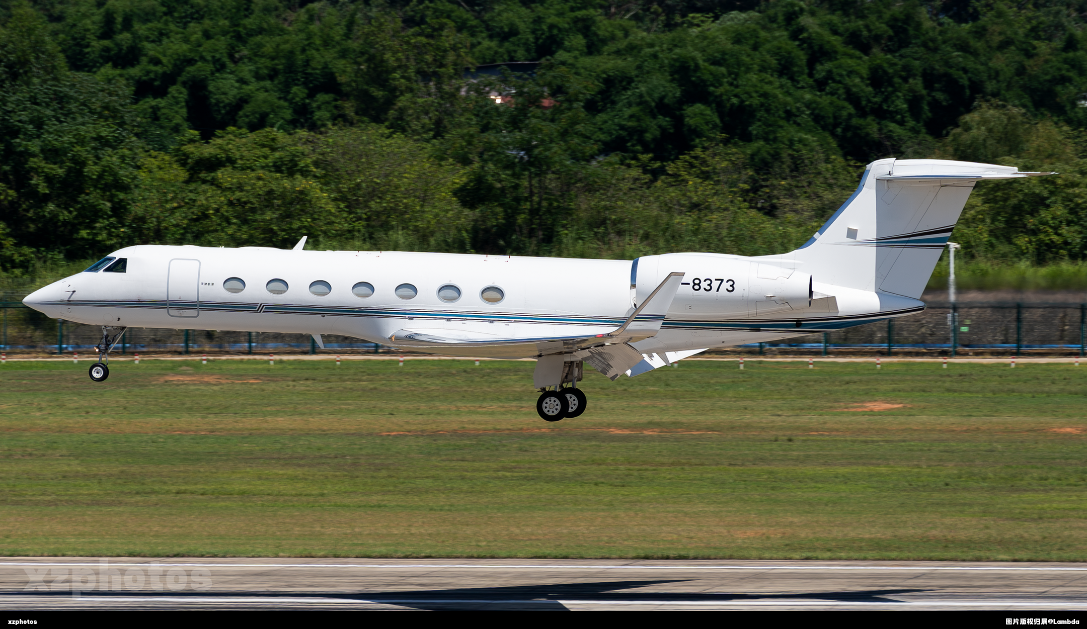 B-8373