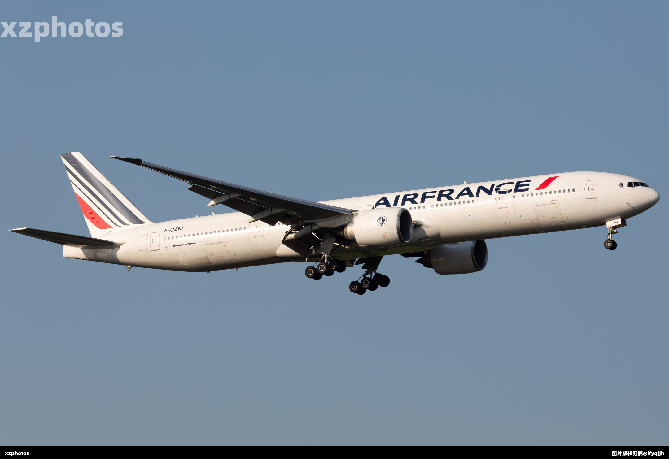 Boeing 777-328(ER)