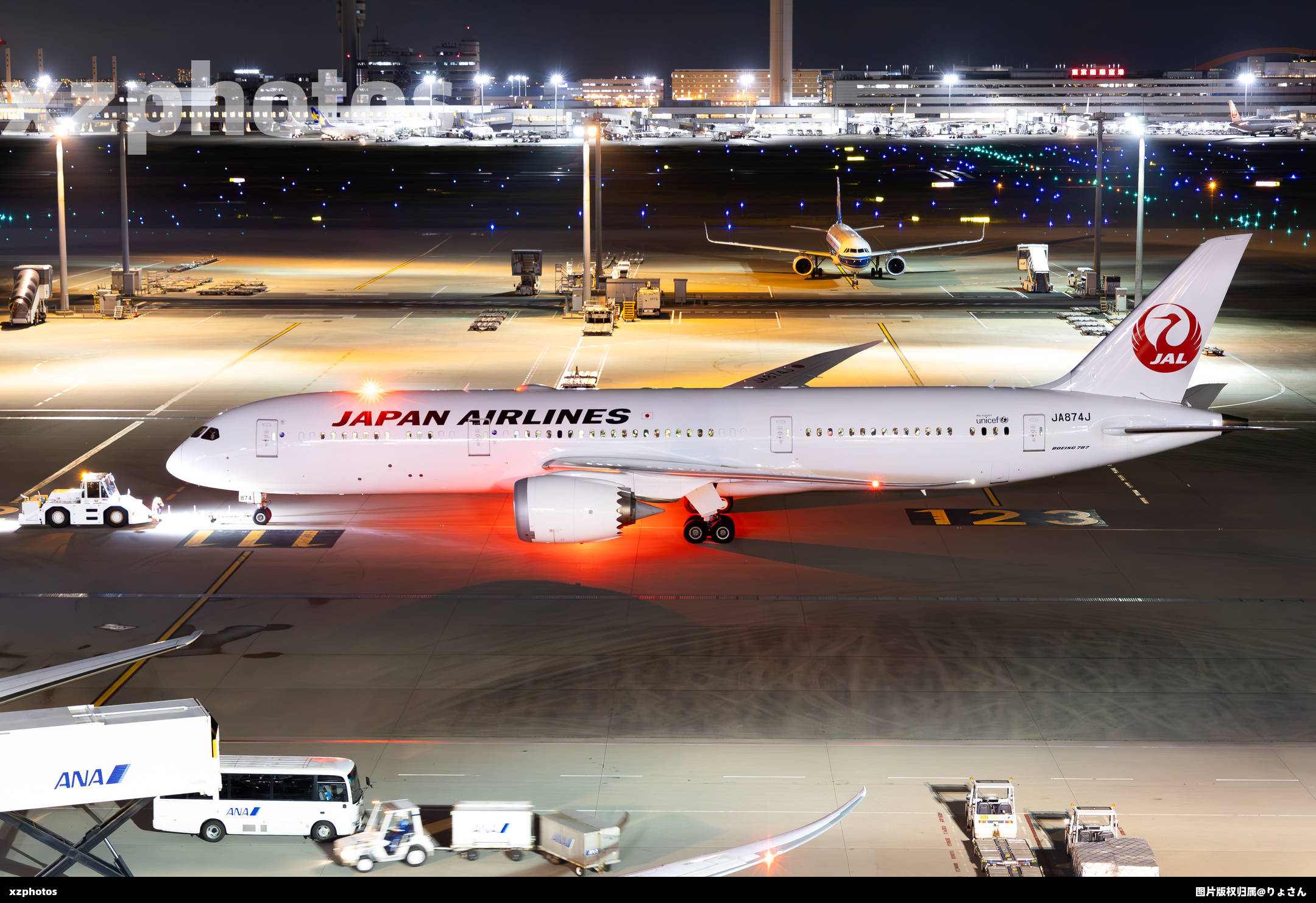 JA874J